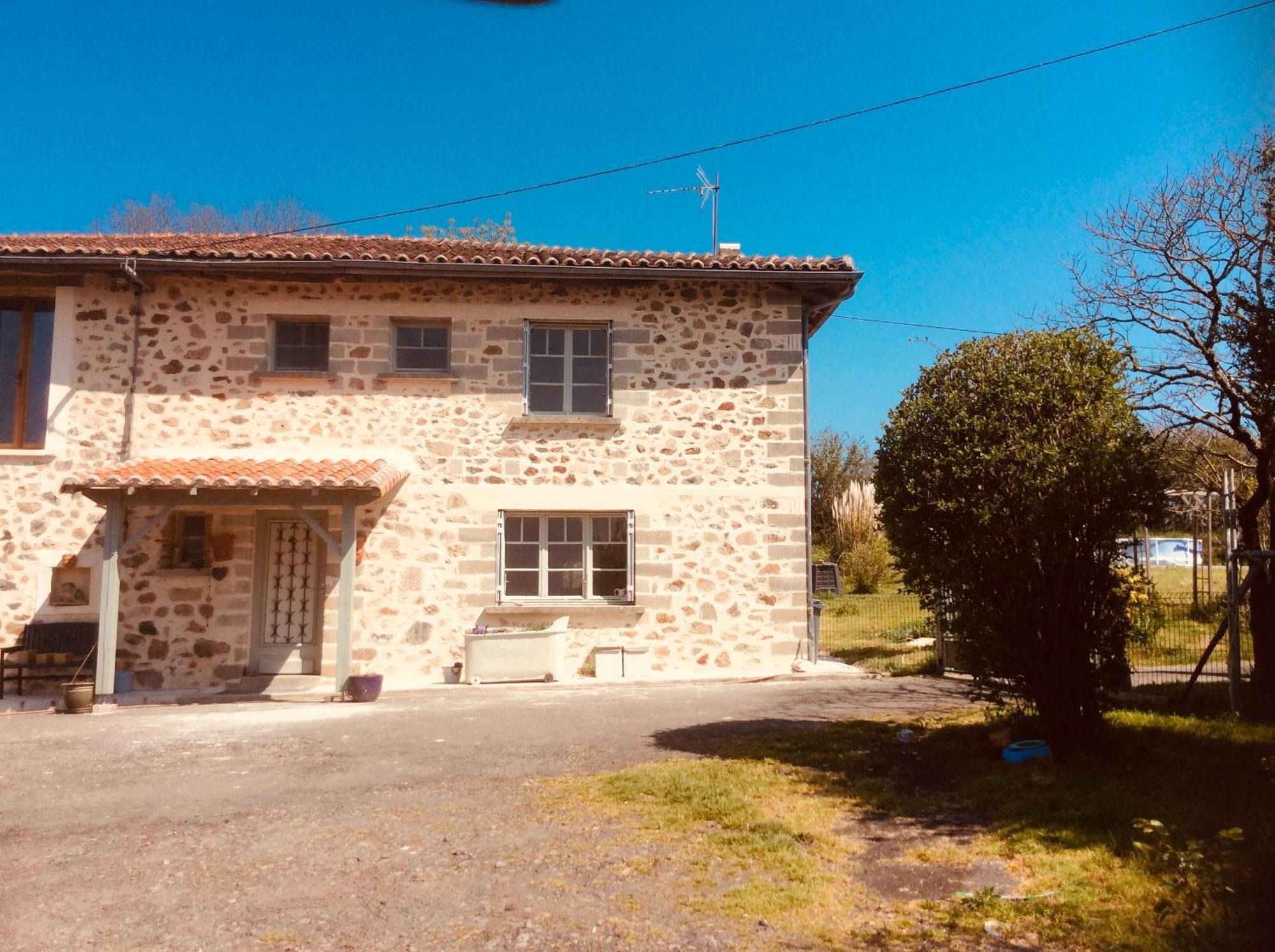 Villa Les Outres à Chabrac Extérieur photo